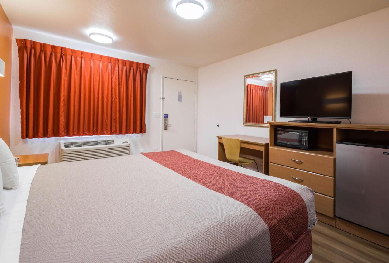 Hotel 6-concord, Ca 2*