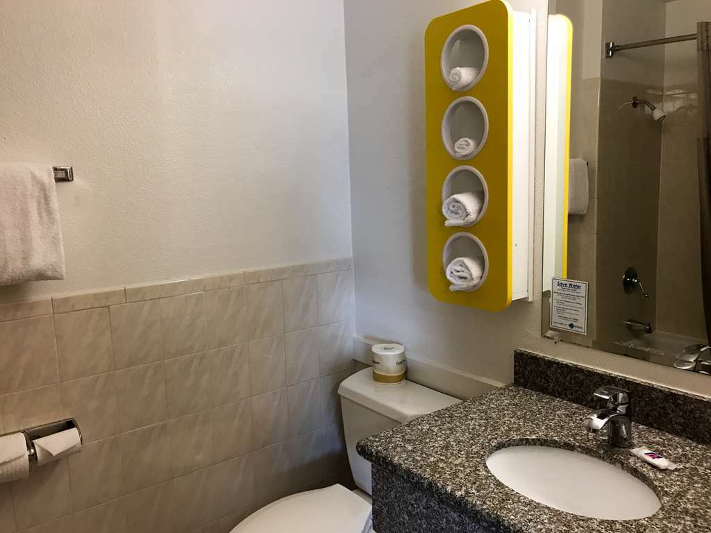 Hotel 6-concord, Ca 2*